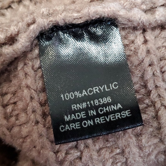 DARRIA sweater.   #2616 - Picture 8 of 8